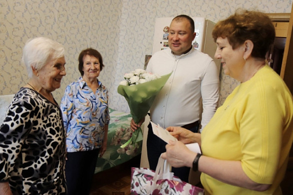 Ивановка Ангелина Алексеевна Быкова принимает поздравления со 100-летним юбилеем
